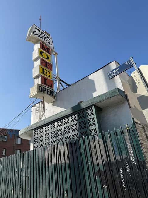 Los Angeles: Black Dahlia Hollywood Horror Limo Tour - Who Should Consider This Tour?