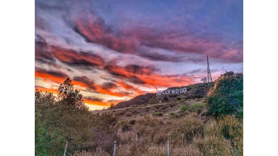 Los Angeles: Hollywood Sign Walking and Pictures Tour - World-Class Photo Opportunities