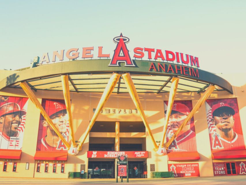 Los Angeles: LA Angels Baseball Game Ticket at Angel Stadium - Electrifying Atmosphere at Angel Stadium
