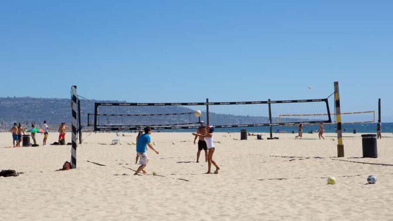 Los Angeles: Santa Monica Beach Volleyball - An Overview of Santa Monica Beach Volleyball