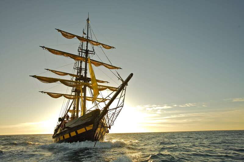Los Cabos: Pirate Ship Sunset Cruise & Show with Dinner - The Final Acts and Return