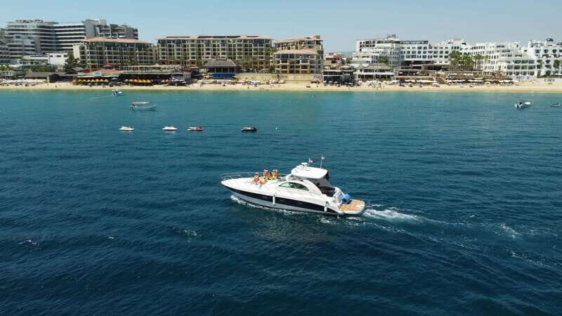 LOS CABOS: PRIVATE BAY AND ARCH TOUR. LUXURY YACHT - Key Points