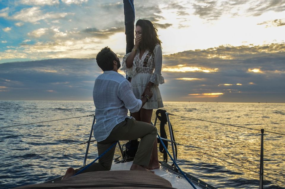Los Cabos: Shared Sunset Sailing Cruise - Beverages and Light Snacks