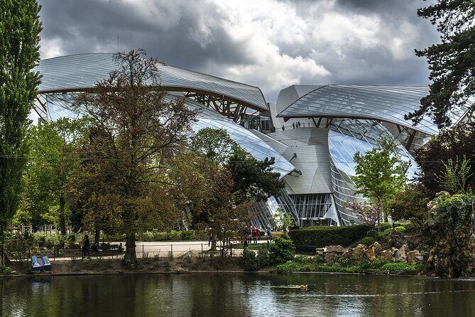 Louis Vuitton Foundation Exterior Walking Tour and Premium Entry - Accessibility and Convenience
