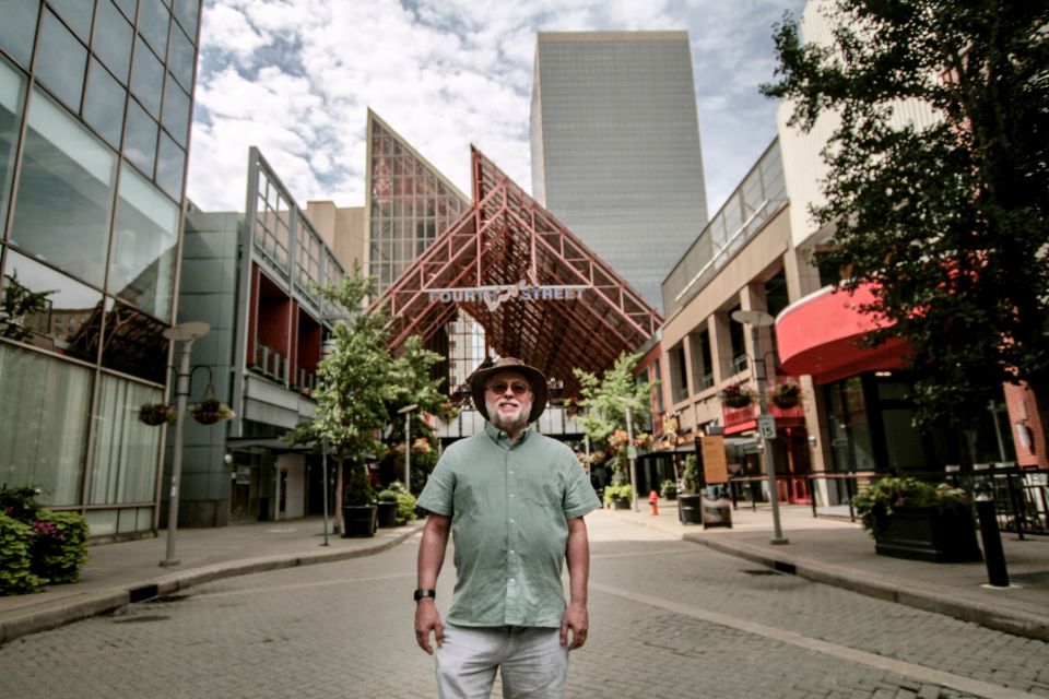 Louisville: Photoshoot Walking Tour With Pictures - Included Experiences