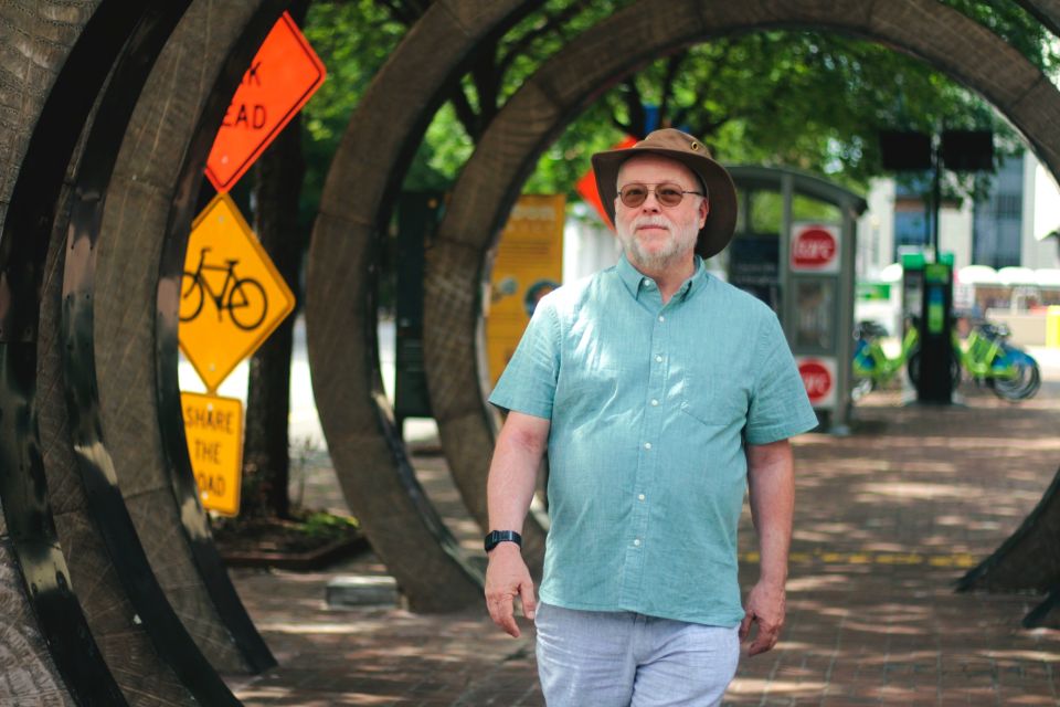 Louisville: Photoshoot Walking Tour With Pictures - Photographer Guide Insights