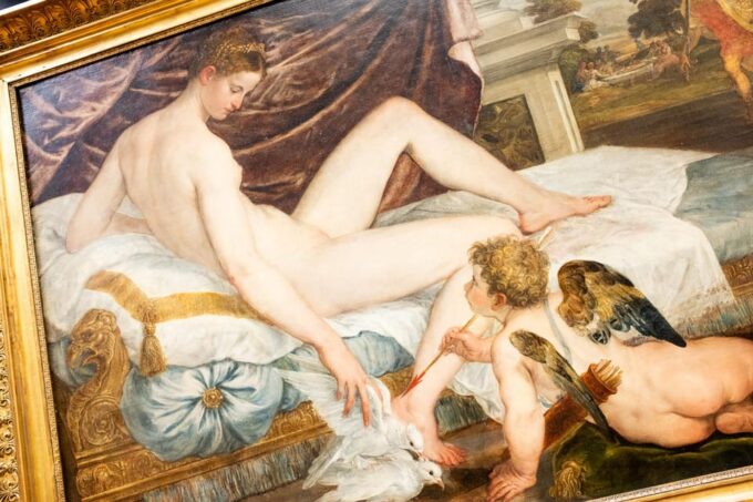 Louvre Art and Mysteries: Private Guided Tour (FR ENG ESP) - Meeting Point and Directions