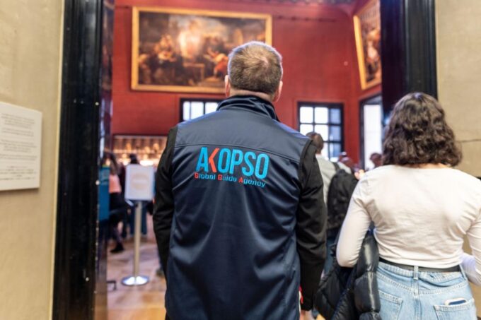 Louvre Highlights: Semi Private Guided Tour (6 Max) + Ticket - Frequently Asked Questions