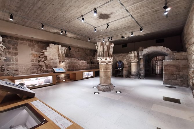 Louvre Museum Guided Tour With Skip-The-Line Tickets - Exploring the Louvre