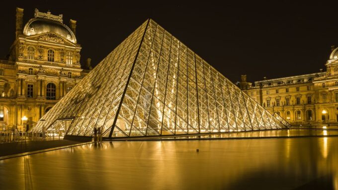 Louvre Private Guided Tour From Paris / Tickets Included - Frequently Asked Questions