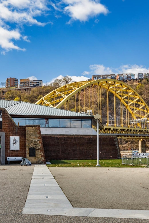 Love in the City: Pittsburgh's Enchanting Romantic Walk - Key Points