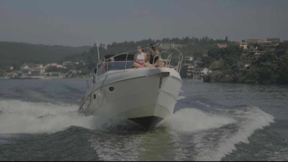 Love Island: Full Day Yacht Tour - Scenic Cruise to Love Island
