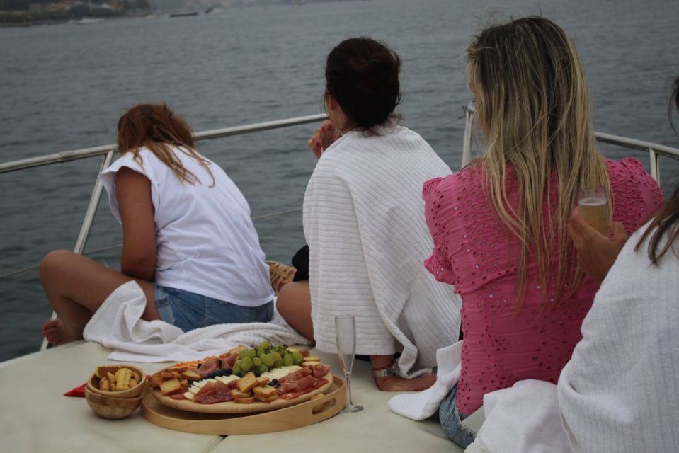 Love Island: Full Day Yacht Tour - Cultural and Historical Riches