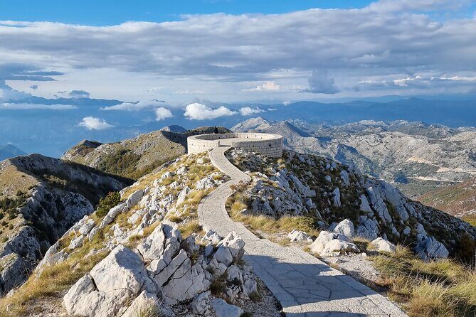 Loven with E-bike Serpentine Road to Kotor Cable Car - FAQ