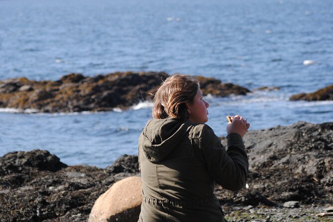 Low Tide Excursion & Beach Bonfire (w/ Totem Park Stop) - Marine Life Exploration