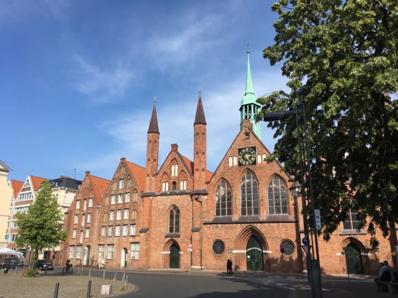 Lübeck: Backyards and Town Houses Private Guided Tour - Tour Highlights