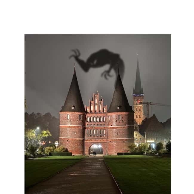 Lübeck zwischen Grusel und Geschichte Truecrime zu Halloween - Exploring the Dark Side of Lübeck: What to Expect