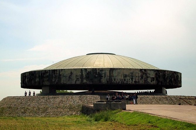 Lublin and Majdanek Small Group Tour From Warsaw With Lunch - Pickup and Group Size
