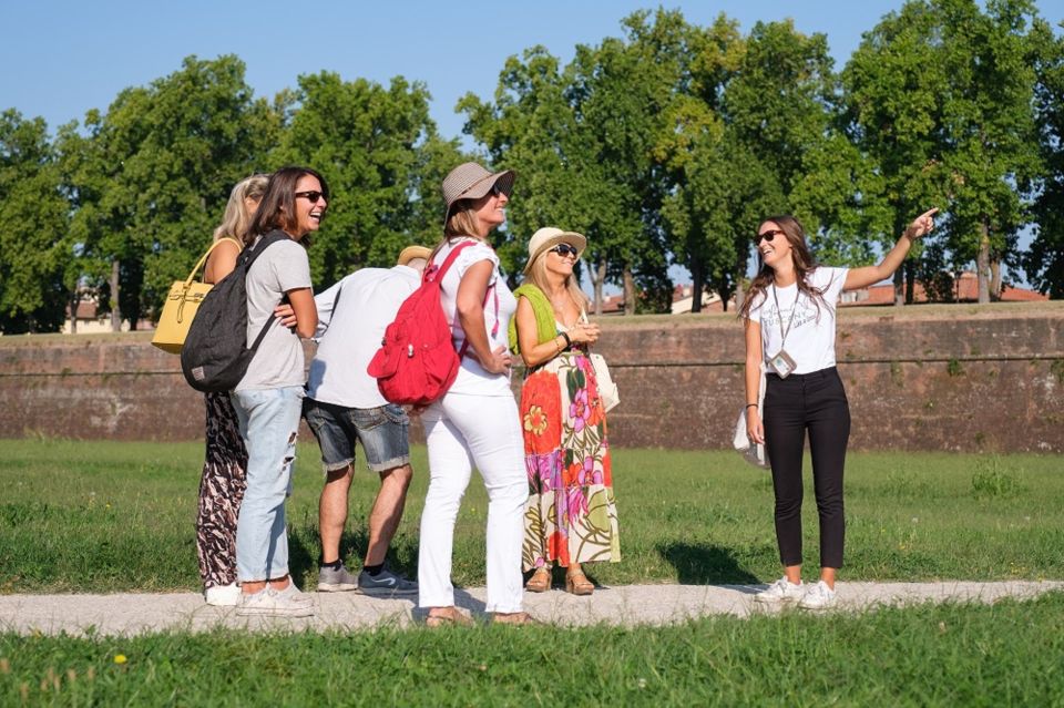 Lucca: Aperitivo Evening Food and Wine Tour - Key Points