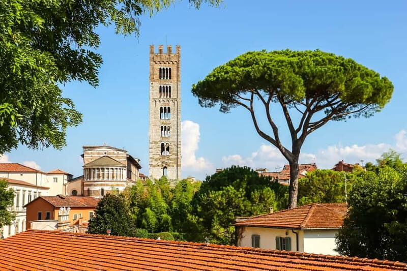 Lucca: Express Walk with a Local in 60 Minutes - Authentic Local Tips and Insights
