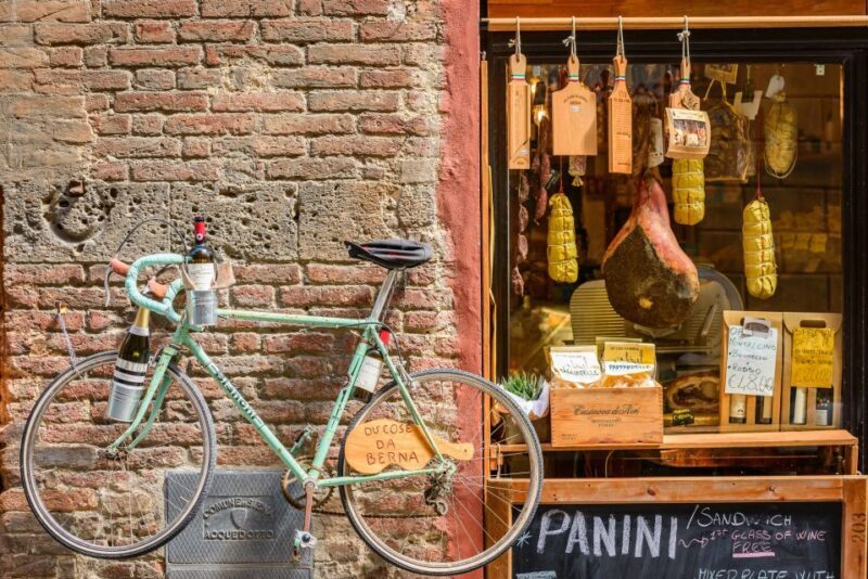 Lucca: Guided Food Walking Tour with Tastings - A Flavorful Stop at a Local Café