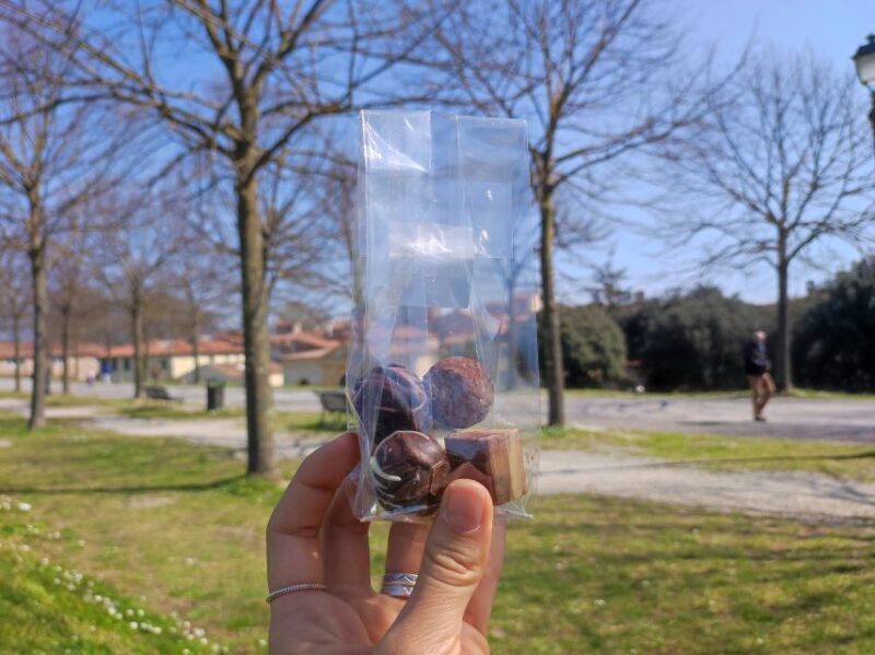 Lucca: Guided Food Walking Tour with Tastings - Concluding with Sweets and Chocolates