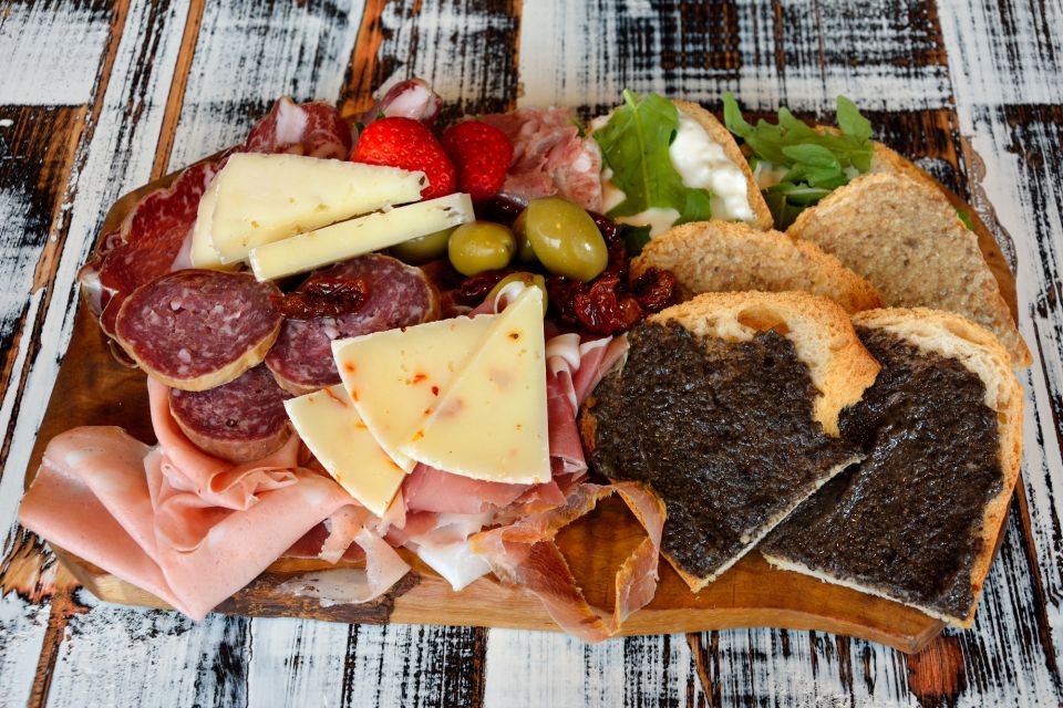 Lucca: Guided Food Walking Tour With Tastings - Booking and Cancellation Policy