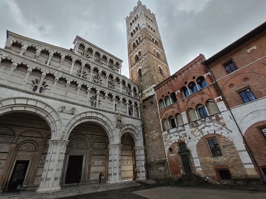 Lucca: Guided Small Group Highlights Walking Tour - Key Points