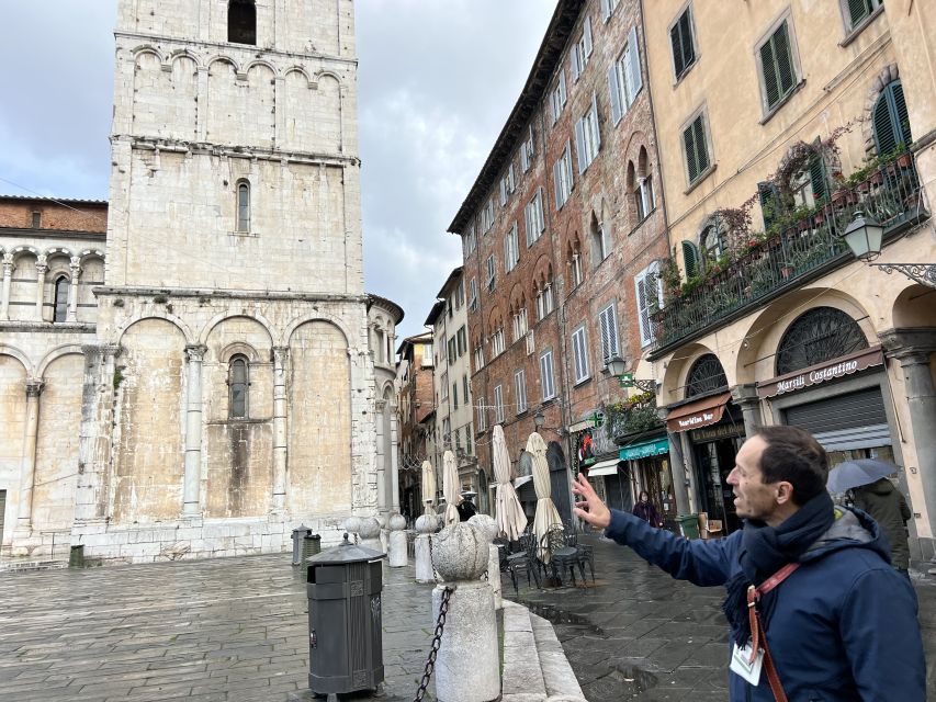 Lucca: Guided Small Group Highlights Walking Tour - Tour Highlights