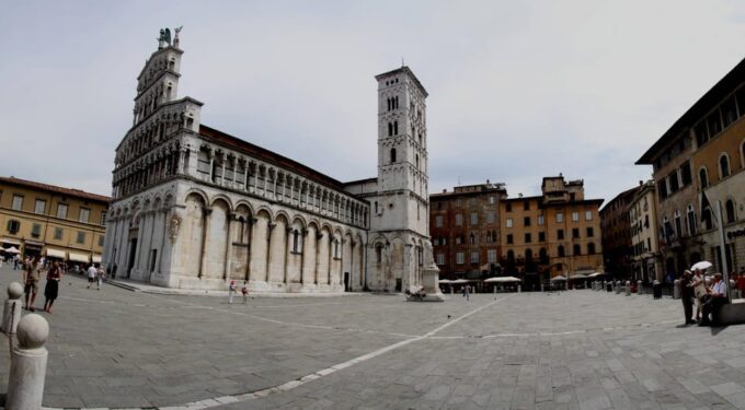 Lucca: Guided Walking Tour - Tour Duration