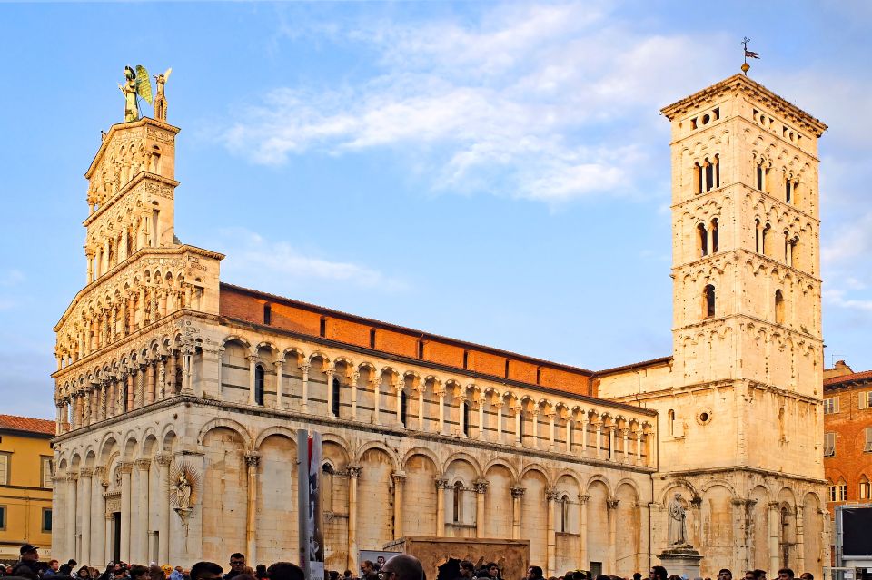 Lucca Sightseeing Tour by E-Bike or City Bike - Frequently Asked Questions