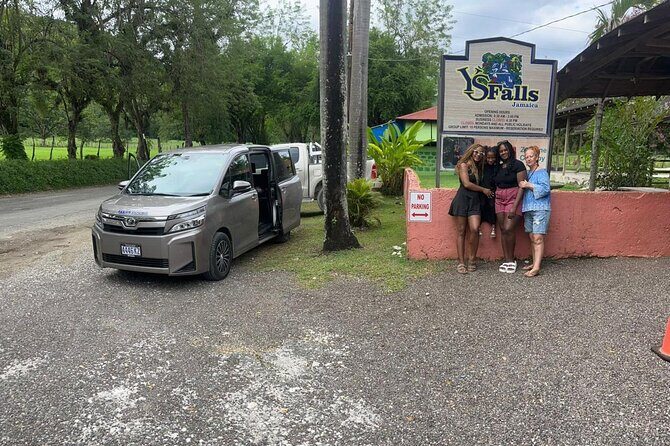 Lucea Hotel, Airbnb, and Airport private transfer - Introduction