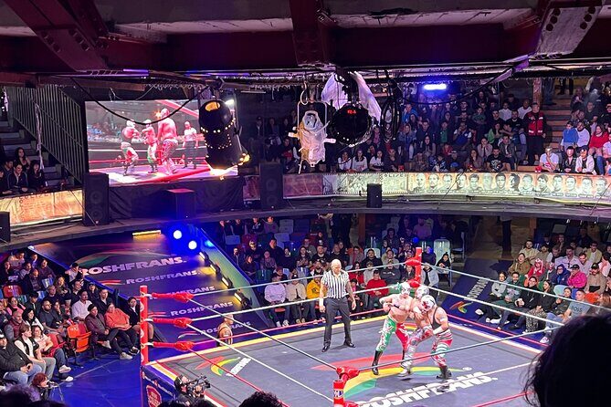 Lucha Libre Saturday Show in Mexico City (SEATS FROM BALCONY) - Key Points