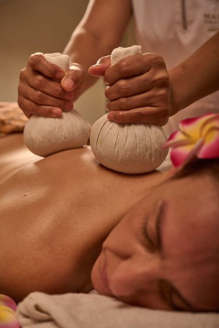 Luk Pra Kob Thai Massage - Massage Technique