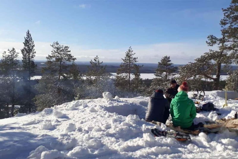 Luleå: snowshoeing in pristine nature with an expert guide! - Authenticity and Value