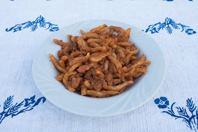 Lunch or dinner and cooking demo at a local home in Chieti - Who Would Enjoy This Tour?