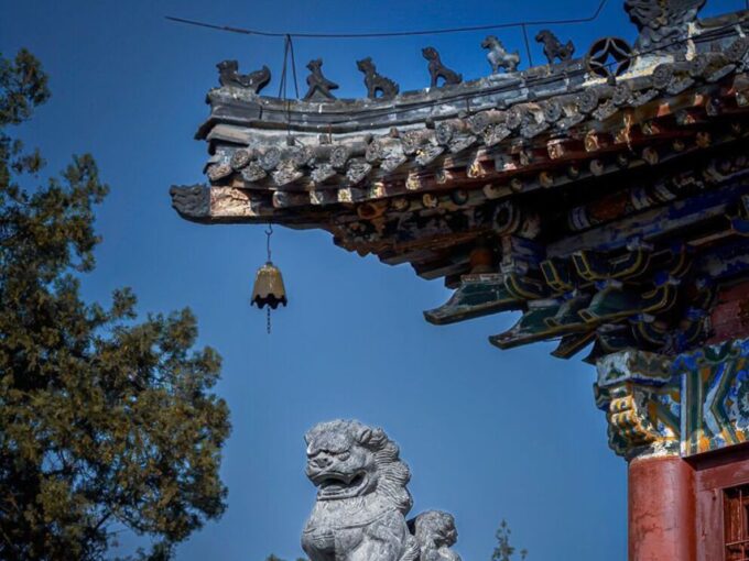 Luoyang: Longmen Grottoes and White Horse Temple Guided Tour - Religious Shrines and Areas
