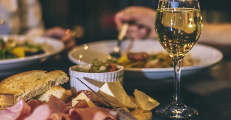 Luxembourg: Italian-Style Dinner in a Vintage Bus - Who Should Consider This Tour?