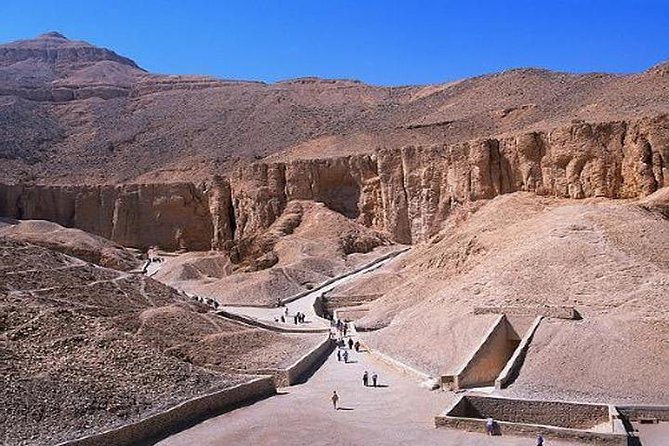Luxor Day Tour By Plane From Sharm El Sheikh - Meeting and Pickup Information