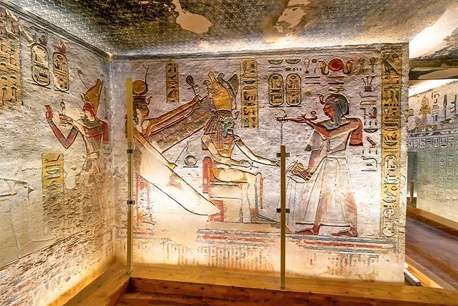 Luxor With Private Car and Private Tour Guide From Hurghada - Exploring Luxors Iconic Sights