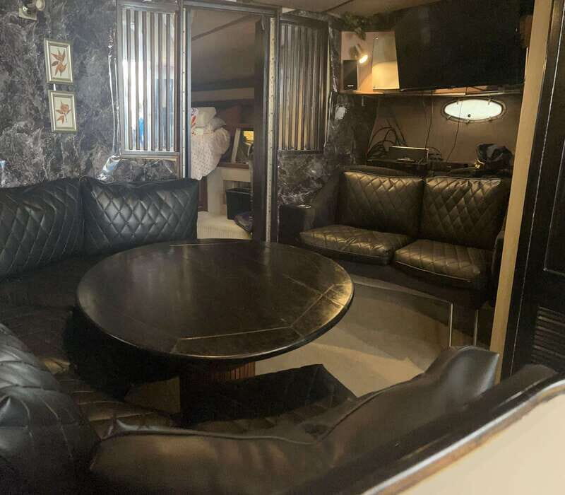 Luxurious 40ft Yacht Charter - An Overview of the Yacht Experience