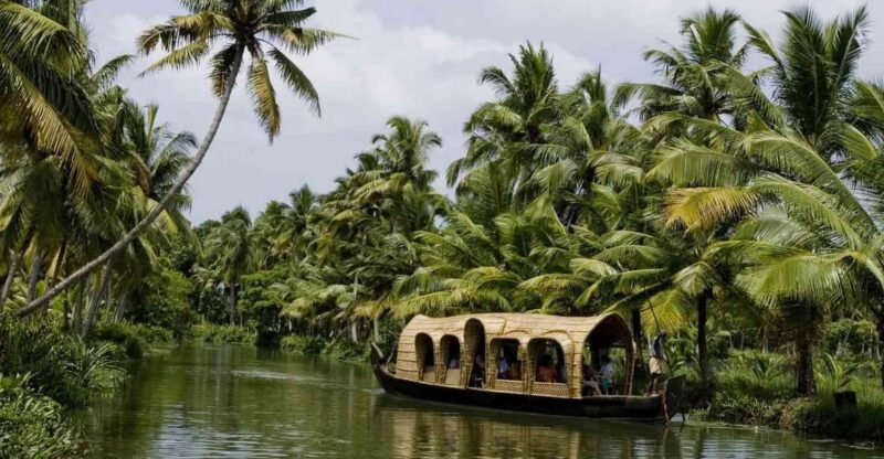 Luxurious, Overnight Alleppey Houseboat Tour (02 Days) - Day 1 Itinerary