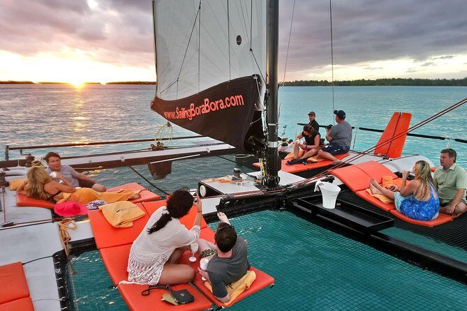 LUXURY Catamaran Bora Bora : The Sunset Escape - Key Points