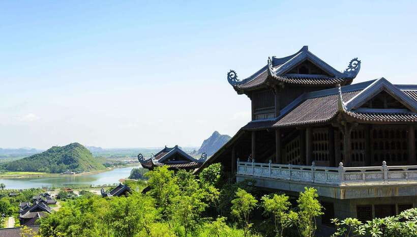 Luxury Day Tour Bai Dinh, Trang An & Mua Cave - Scenic Boat Tour at Trang An