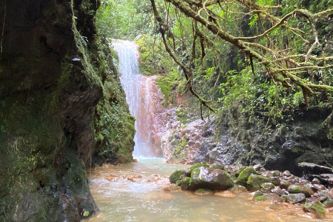 Luxury Day Trip Getting off the Beaten Path Waterfalls & Caverns - Private 4x4 Transportation and Inclusions