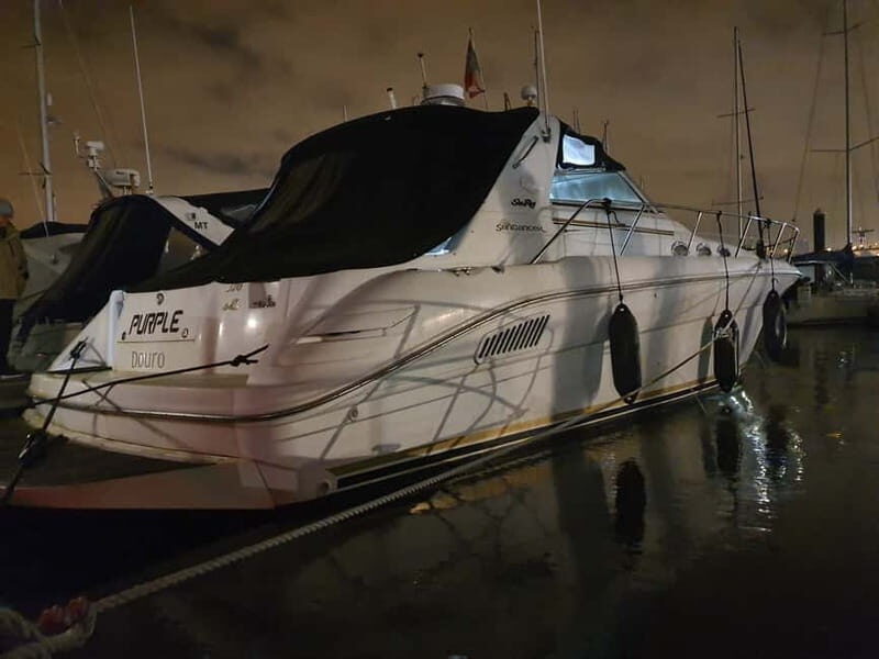 Luxury Douro Yacht Tour: Scenic Views & Complimentary Drinks - Key Points