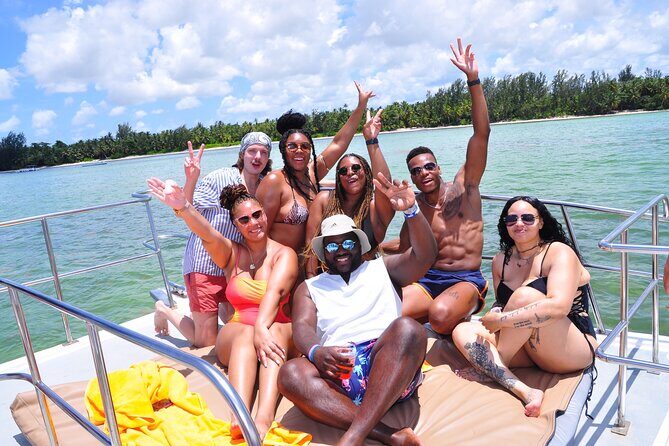 Luxury Hip Hop Boat PartyDrinks, Music, and the Best Vibes in PC - A Deep Dive into the Luxury Hip Hop Boat Party in Punta Cana