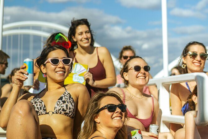 Luxury Hot Tub Boat of DC Potomac Monuments Private Tub up to 10 - Why It’s a Great Fit