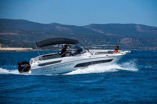 Luxury- Karnic SL701 Private Self-Drive Boat Hire - Key Points