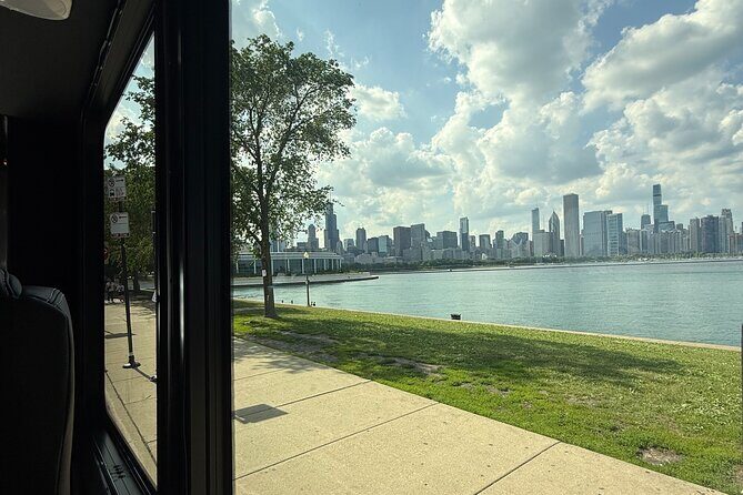 Luxury Minibus Chicago City Tour - Scenic Drive Along Lake Shore Drive